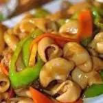 INTESTINO CERDO SALTEADO CEBOL 爆炒猪大肠