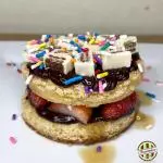Blondies Burger Cookies & Cream