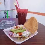 Tostada de ceviche de camarón