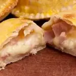 Empanada de Jamon y Queso