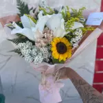 05-Lírios, girassol e astromelias