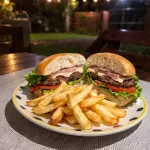 Hamburguesa + papas