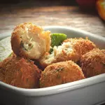 BOLINHO DE BACALHAU