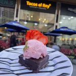 BROWNI CON HELADO