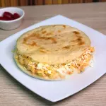 Queso y huevos pericos