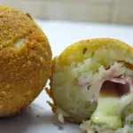 BOMBA DE PAPA CON JAMÓN Y QUESO