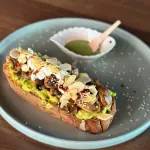 TOSTADA DE AGUACATE (+AD PROTEÍNA)