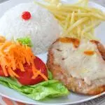 PARMEGIANA DE FRANGO