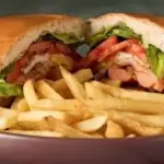 X SALADA GRANDE  CM FRITAS  C/baco