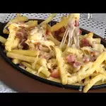 BATATA FRITA COM QUEIJO E BACON