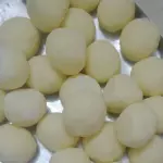 Pao de queijo ( cheese bread )