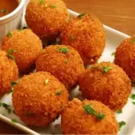Bolinho com camarão