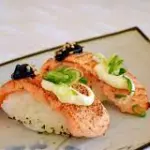 Niguiri salmão maçaricado 2un