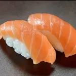 Nigiri salmão