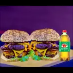2 Uaifood Double Cheddar + Guaraná