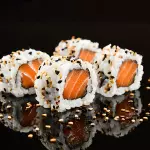Uramaki Salmão (4 Peças)