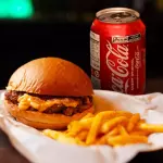 Simplesmash com  batata e refri