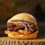 Pan con chicharron
