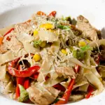 Espagueti vegetales y pollo