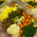 PURÊ DE ABÓBORA COM LEGUMES E CARNE