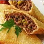 Pastel carne queijo 25cm