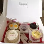 CAJITA DESAYUNO COSTEÑO Y MINICAKE
