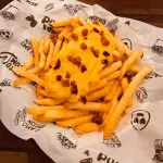 Batata Frita com Cheddar e Bacon