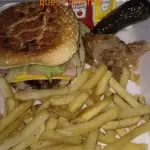 HAMBURGUESA RANCHERA C/ PAPAS