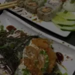 20 PEÇAS VARIADAS + 1 TEMAKI