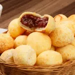 Pão de queijo com goiabada