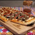 Pizza de Medio Metro de la casa