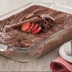 Pavê de chocolate com morango