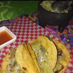 TACOS DE NOPAL con GUACAMOLE