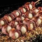 ESPETO OVO DE CODORNA COM BACON