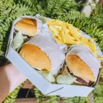3 X BURGES + FRITAS