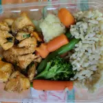Frango em cubos/arroz int/leg