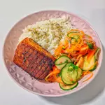 Salmão Grelhado + Acompanhamento