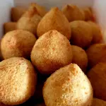 50 coxinhas + 25 mini churros
