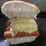 Cachorro quente prensado