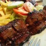 ANTICUCHOS A LA PARRILLA