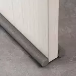 Sello inferior de puerta de casa