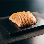 Sashimi de salmão maçaricado