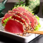 SASHIMI DE ATUM NA  CROSTA ( 5 und )