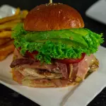 Chiken + papas fritas
