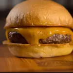 Love Burguer cheddar