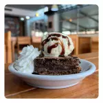 Brownie con helado