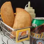 EMPANADA MECHADA QUESO