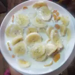 Cereal con Leche y Fruta