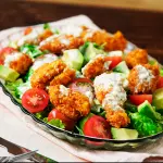 ENSALADA DE POLLO FRITO