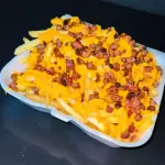 Batata com cheddar e bacon